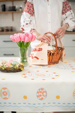 Скатерть «Пасхальные моменты» светло-голубая 130х170: Фото - ORNER