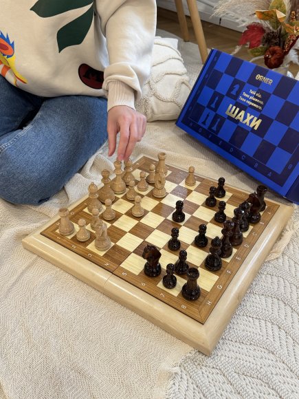 Light brown wooden chess: Photo
