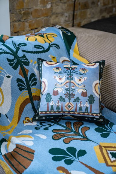 Подушка «Дерево рода» голубая: Фото