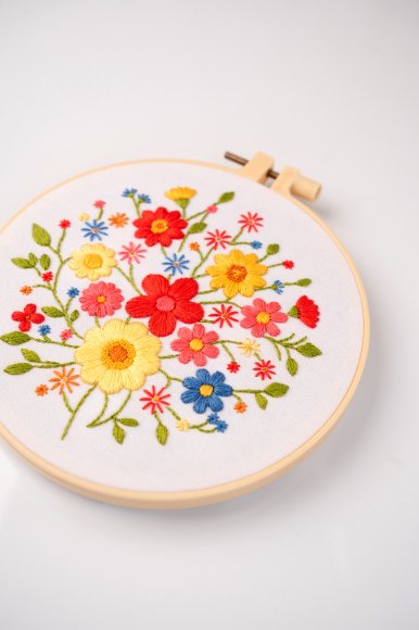 Embroidery kit Ø160 mm "Variety of flowers": Photo