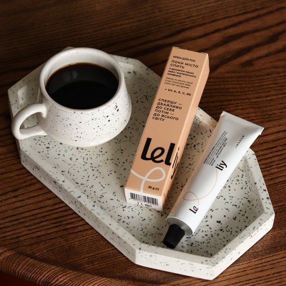 Hand cream "While the city sleeps": Photo