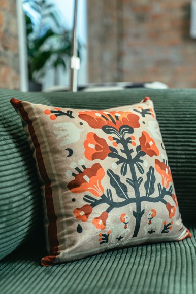 Подушка «Вічне дерево життя» світла: Фото