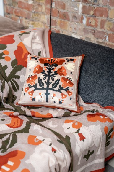 Подушка «Вічне дерево життя» світла: Фото