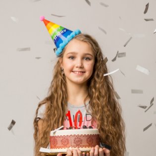 Что можно подарить ребенку на 10 лет: актуальные идеи и небанальные варианты: фото - ORNER