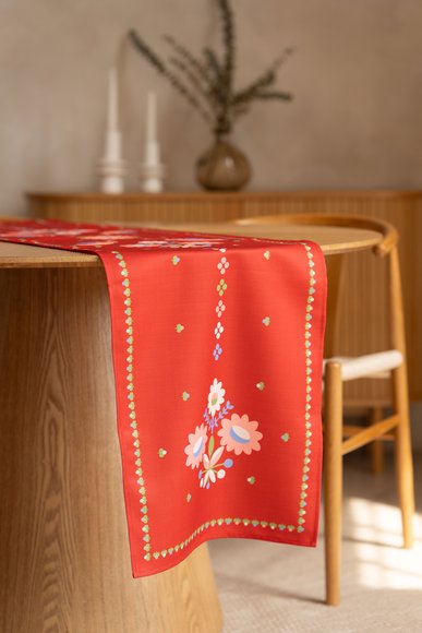 Runner "Festive" red: Photo