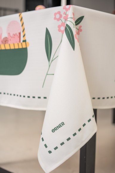 Скатерть «Пасхальная корзина» светлая 130х170: Фото