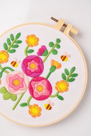 Набор для вышивания Ø160 мм «Цветы у дома»: Фото