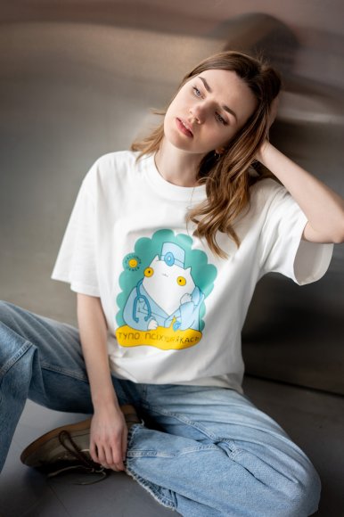 Футболка оверсайз ORNER х Maliunok «Психушка» молочная: Фото