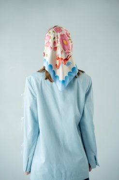 Платок «Дом среди цветов» розовый: Фото - ORNER