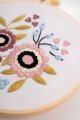 Embroidery kit Ø160 mm "Pastel flowers": Photo 6