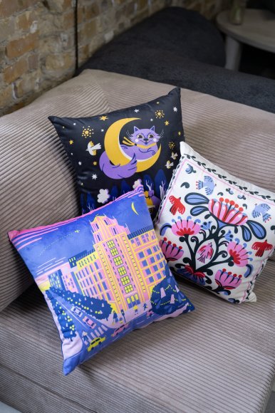 Подушка «Світове дерево» молочна: Фото