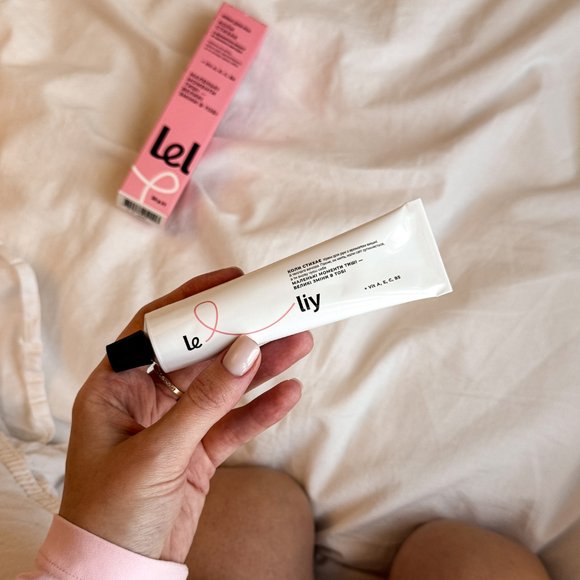 Hand cream "When it subsides": Photo