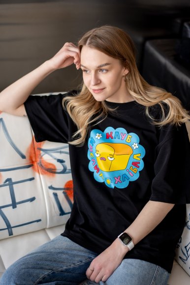 Футболка оверсайз ORNER х Maliunok «Клуб» черная: Фото