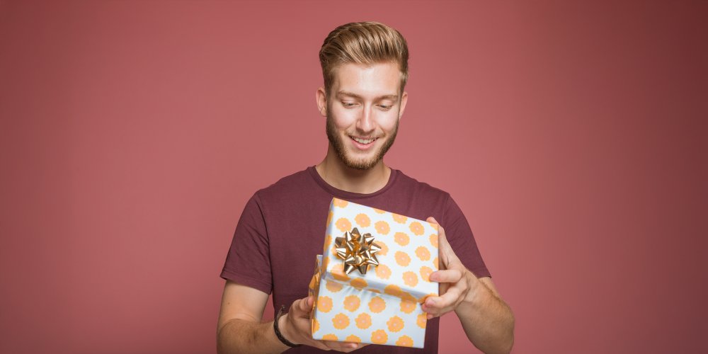 Що можна подарувати хлопцеві просто так: ідеї подарунків без приводу: Фото 3 - ORNER