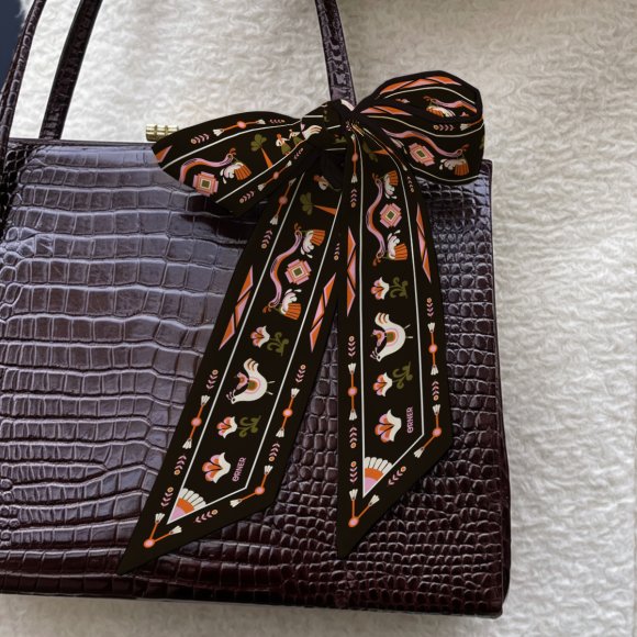 Платок твилли «Дерево рода» черный: Фото