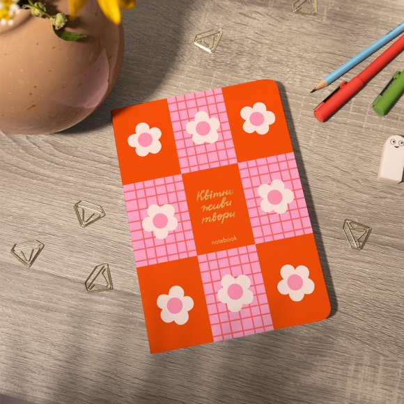 Блокнот в клетку «Цвети, живи, твори!» розовый: Фото