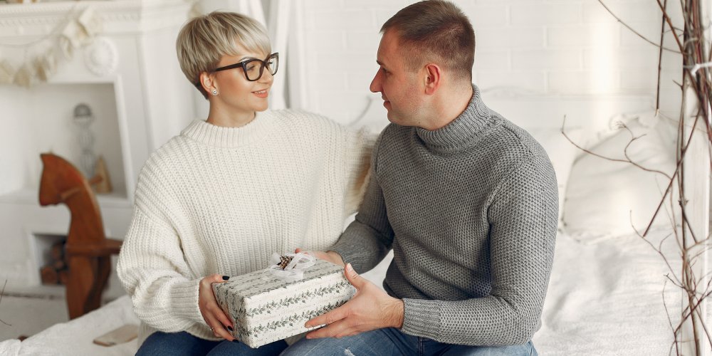 Що подарувати на 19-ту річницю весілля: найкращі ідеї та варіанти: Фото 3 - ORNER