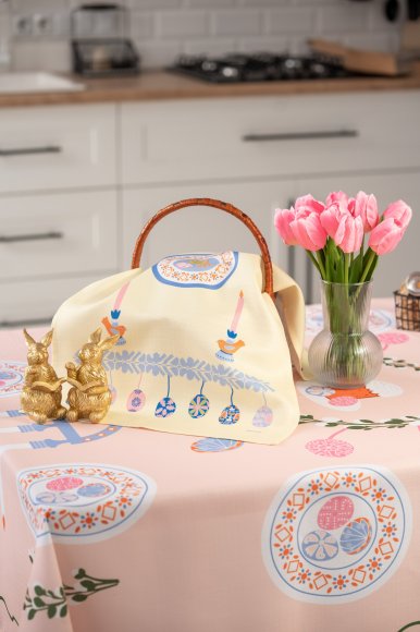 Скатерть «Пасхальный венок» розовая 130х170: Фото