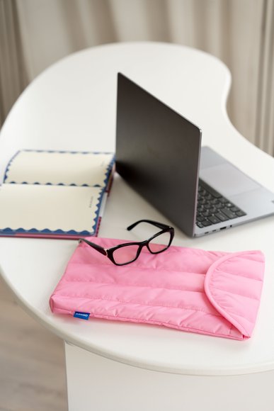 Vertical laptop case "Simply pink": Photo