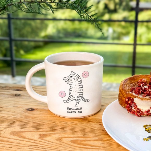 Cup "Lazy Cat" with donuts: Photo
