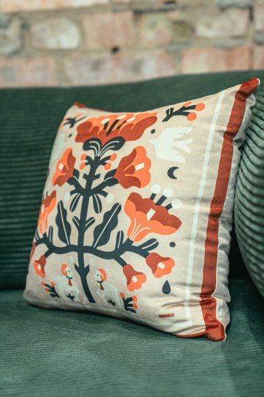 Подушка «Вічне дерево життя» світла: Фото