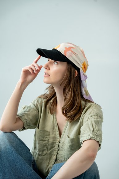 Хустка «Ластівчине небо» світла: Фото