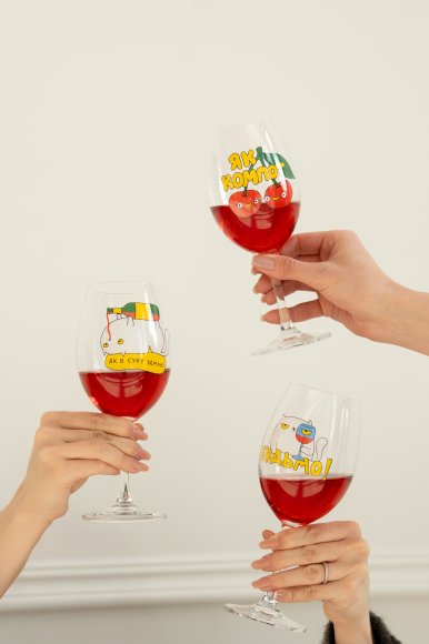 Wineglass ORNER x Maliunok "Goes down easy": Photo