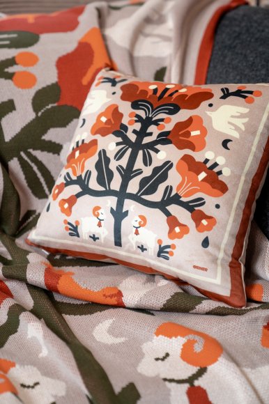 Подушка «Вічне дерево життя» світла: Фото