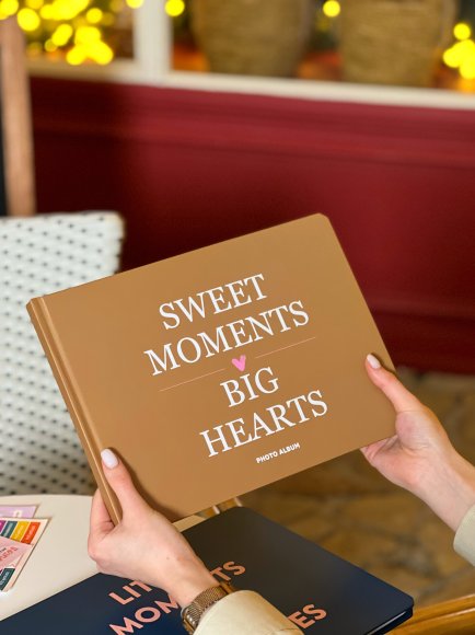 Photo album Sweet moments big hearts: Photo