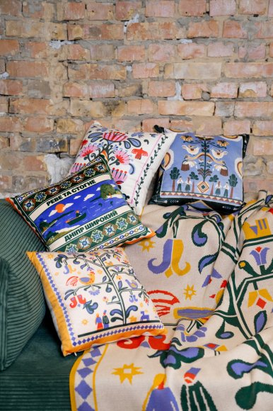 Подушка «Дерево рода» голубая: Фото