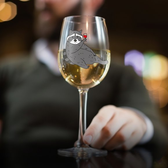 Glass "Raccoon with wine": Photo