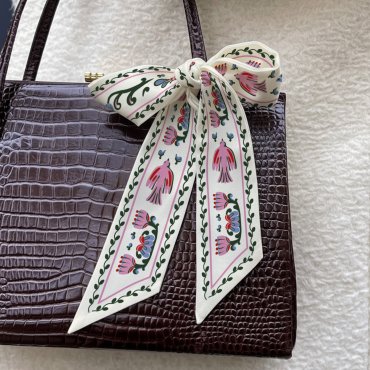 Платок твилли «Мировое дерево» молочный: Фото - ORNER