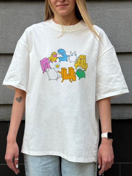 Oversized T-shirt ORNER x Maliunok “Ukrainian ABC” dairy: Photo