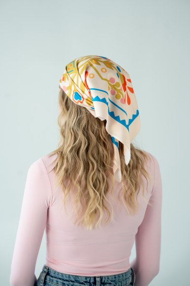 Scarf "Symbol of Life" light: Photo