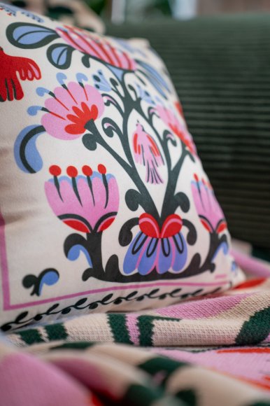 Подушка «Світове дерево» молочна: Фото