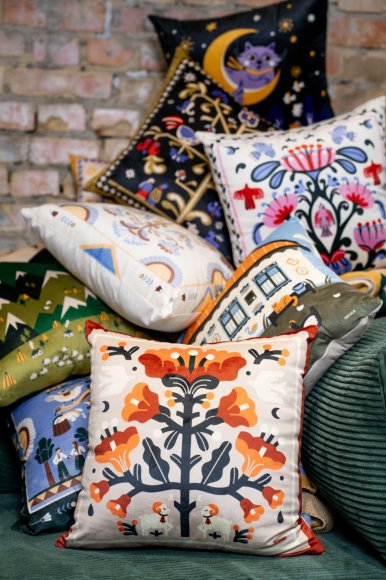 Подушка «Вічне дерево життя» світла: Фото