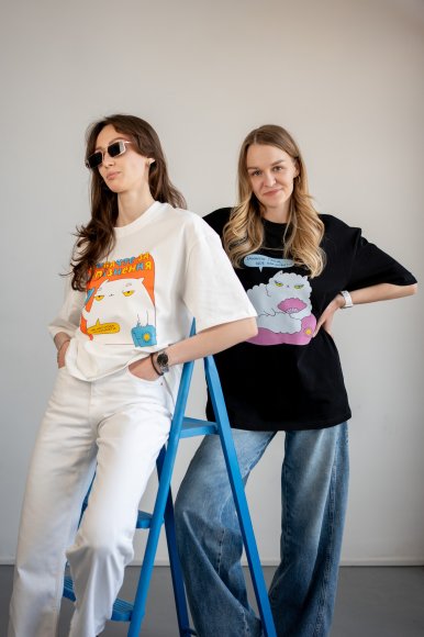 Oversized T-shirt ORNER x Maliunok "Delay" milky: Photo