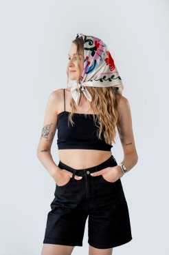 Платок «Мировое древо» молочный: Фото - ORNER