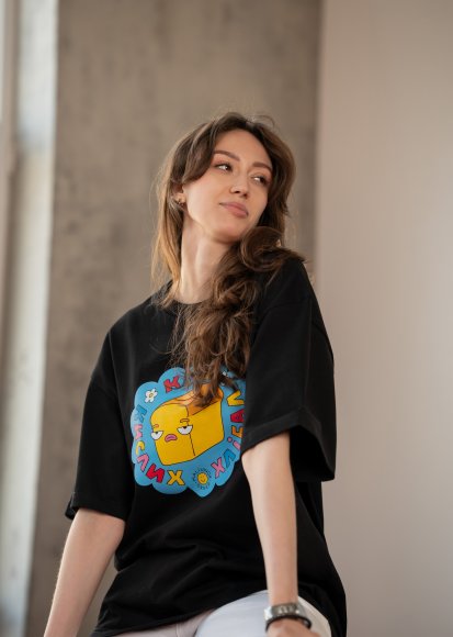 Футболка оверсайз ORNER х Maliunok «Клуб» черная: Фото