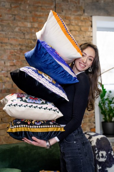 Подушка «Світове дерево» молочна: Фото