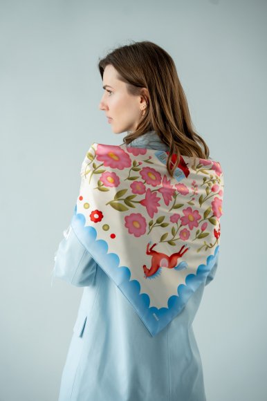 Scarf "House Among Flowers" pink: Photo
