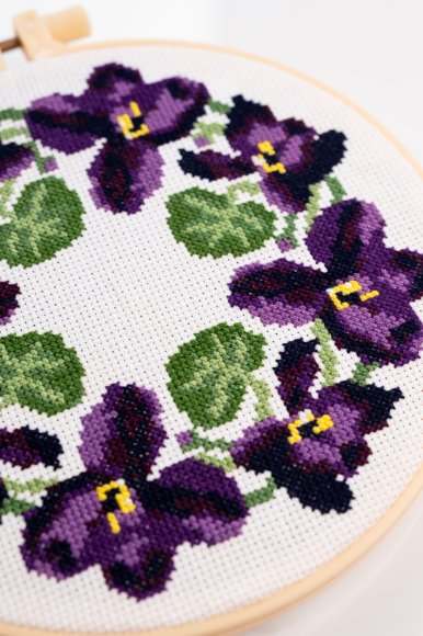 Набор для вышивания Ø160 мм «Цветы фиалки»: Фото