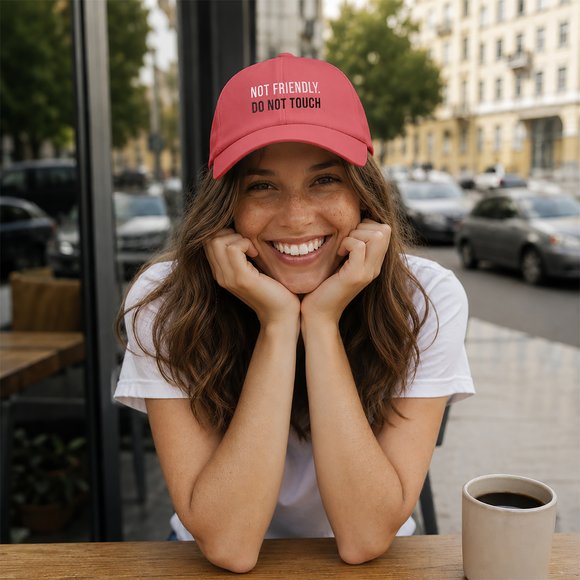 Cap "Not friendly. Do not touch" pink: Photo