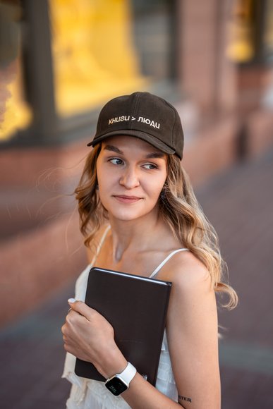 Кепка «Книги > люди» коричневая: Фото