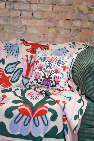 Подушка «Світове дерево» молочна: Фото