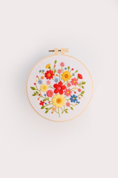 Embroidery kit Ø160 mm "Variety of flowers": Photo