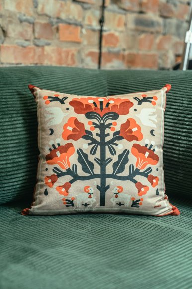 Подушка «Вічне дерево життя» світла: Фото