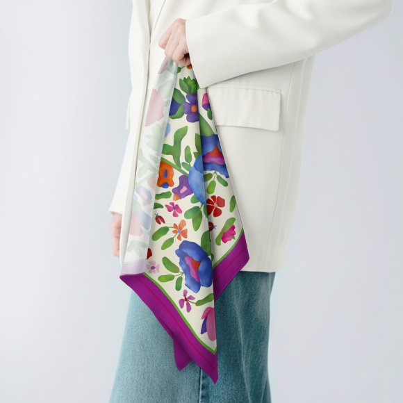 Хустка-косинка «Квіти» бежева: Фото