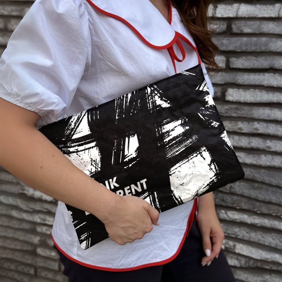 Laptop case "Think different": Photo