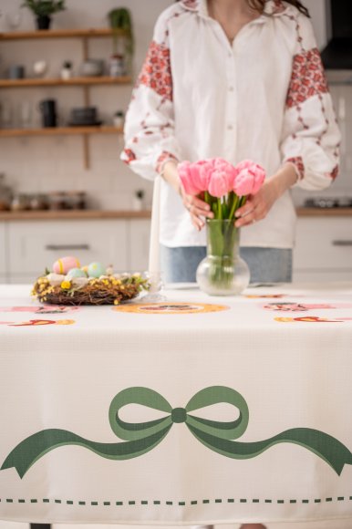 Скатерть «Пасхальная корзина» светлая 130х170: Фото